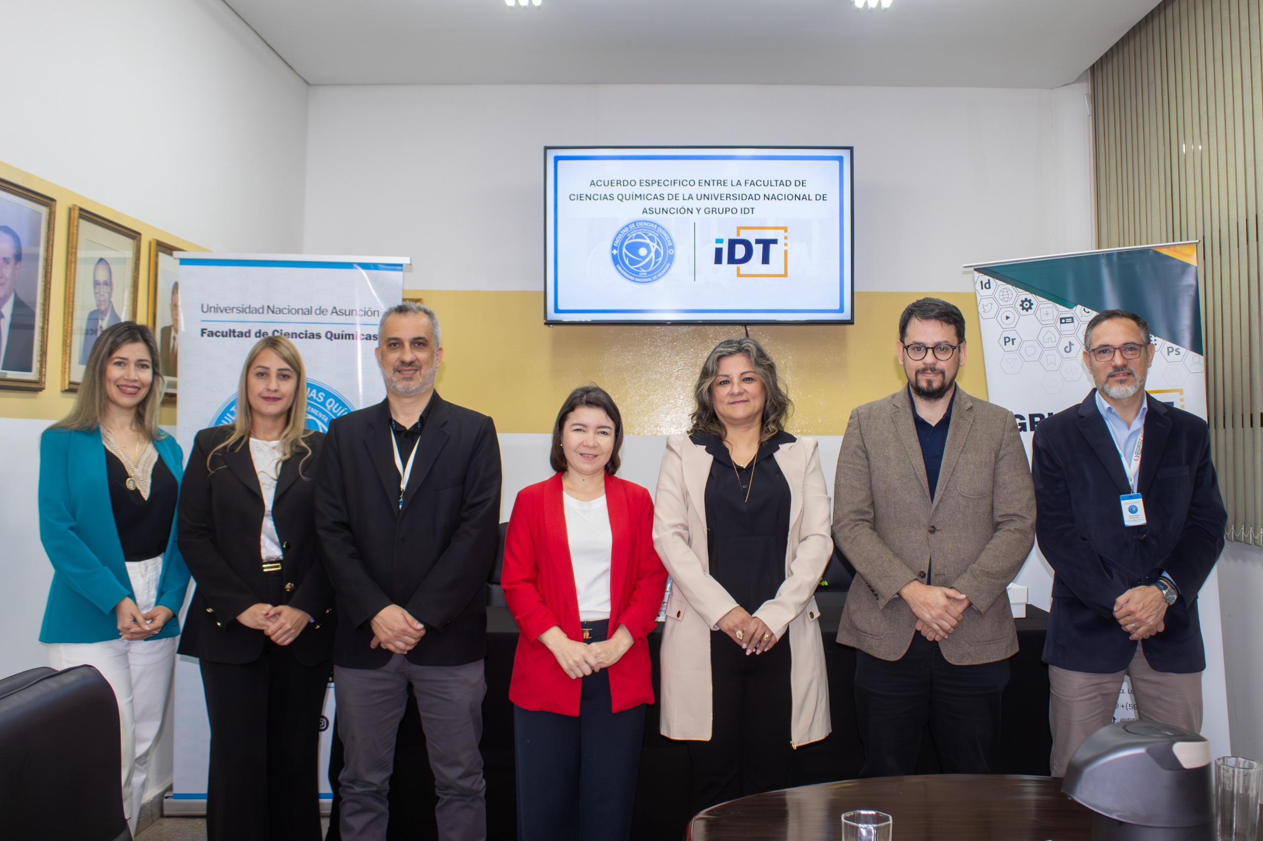 Colegio IDT potencia su formación técnica con convenio estratégico en Química